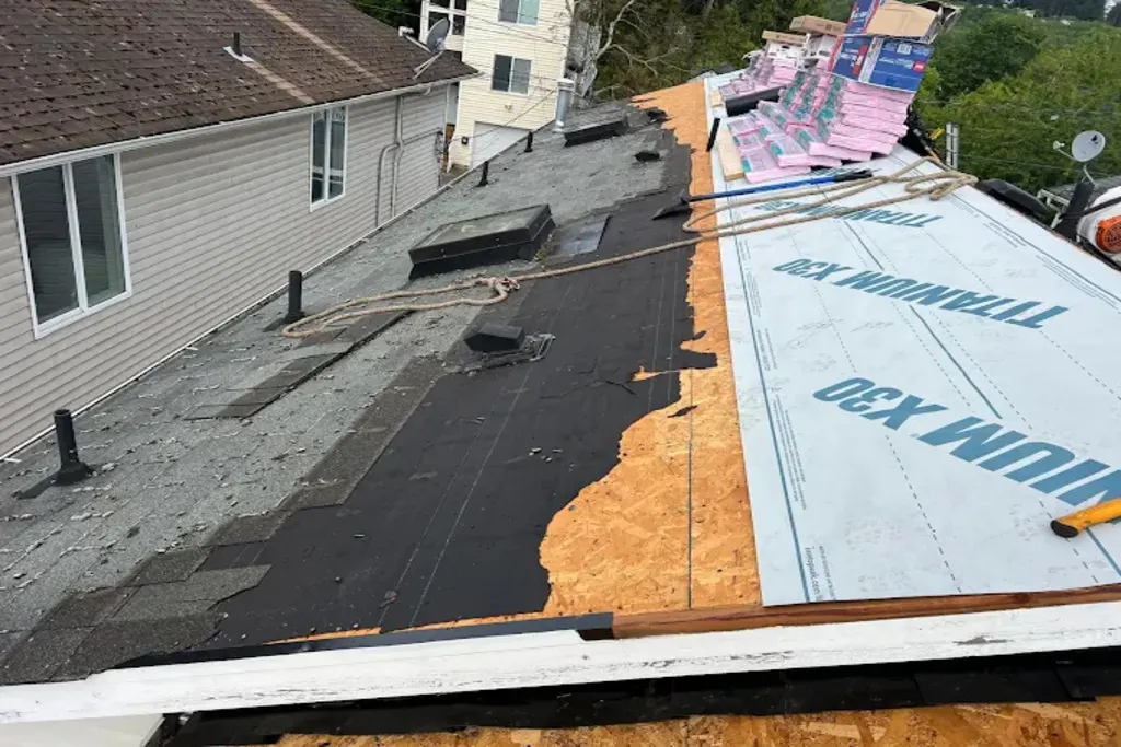 emergency roof repair in Lynnwood